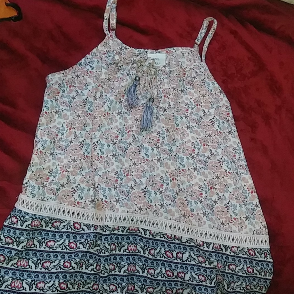 Junior's Knox Rose Floral Tee